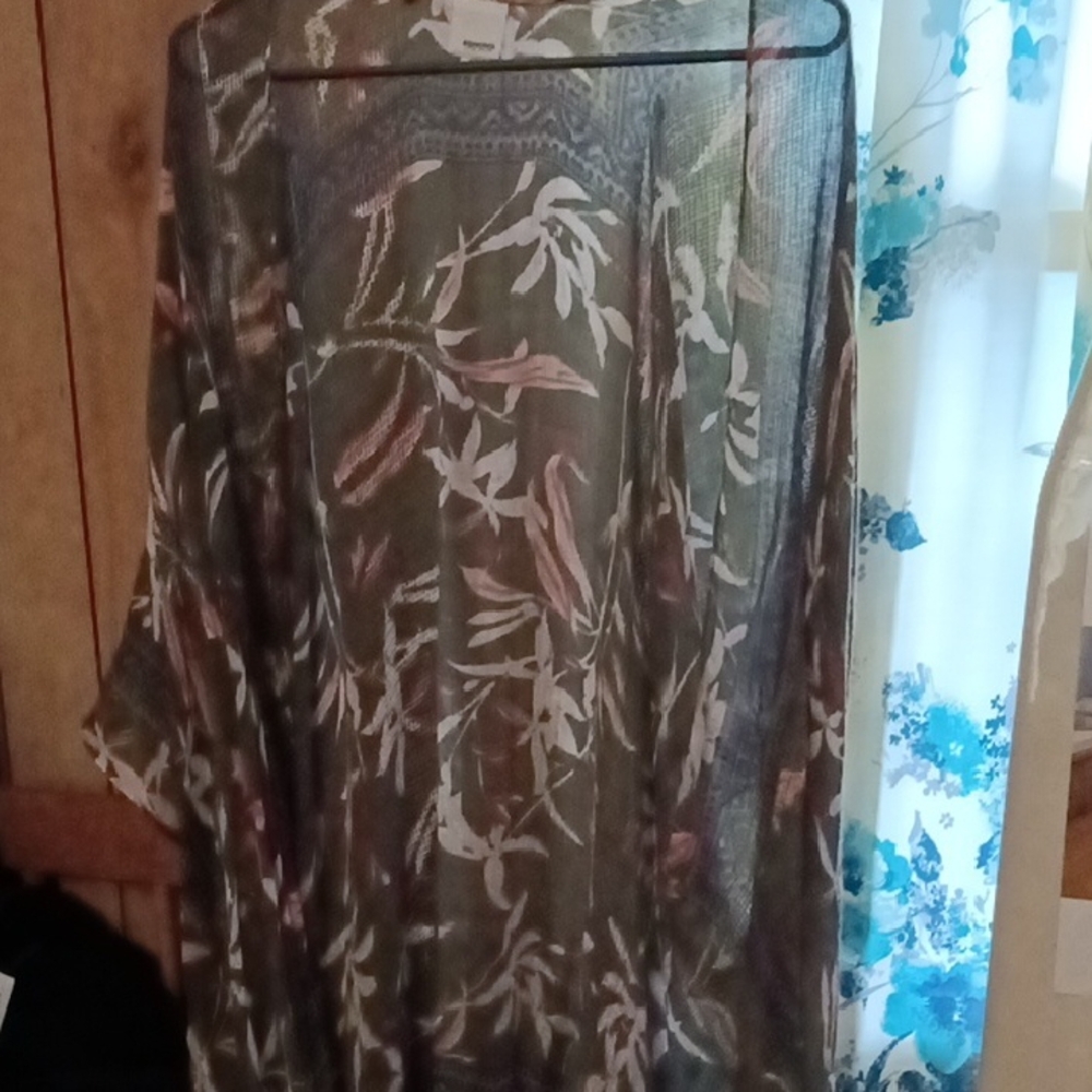 Sonoma Sheer Kimono with Leafy Pattern